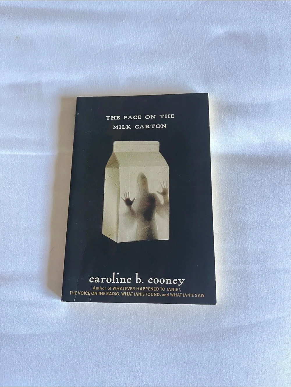 Caroline B. Cooney The Face on the Milk Carton Paperback Book Black 8